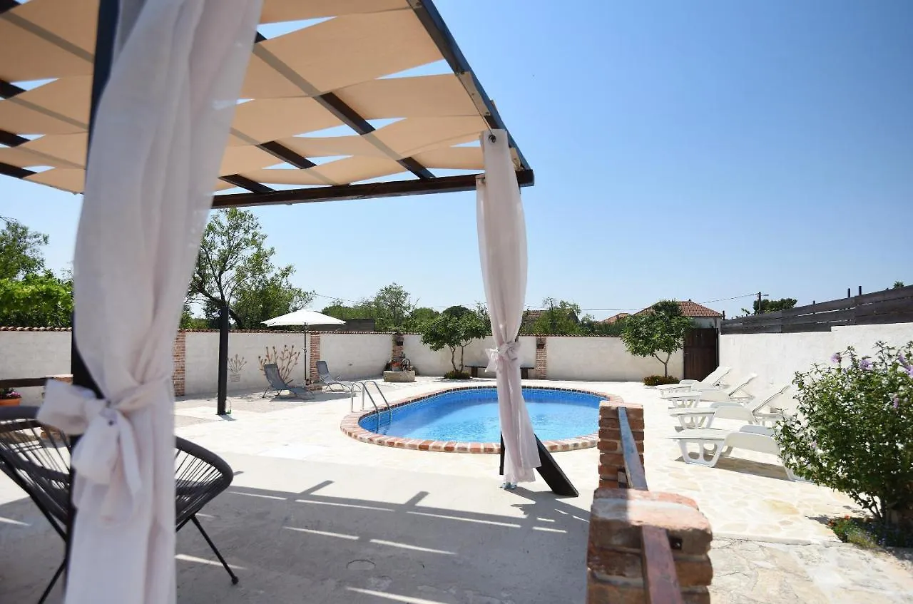 Holiday home House & Apartment Palaca Donji Zemunik