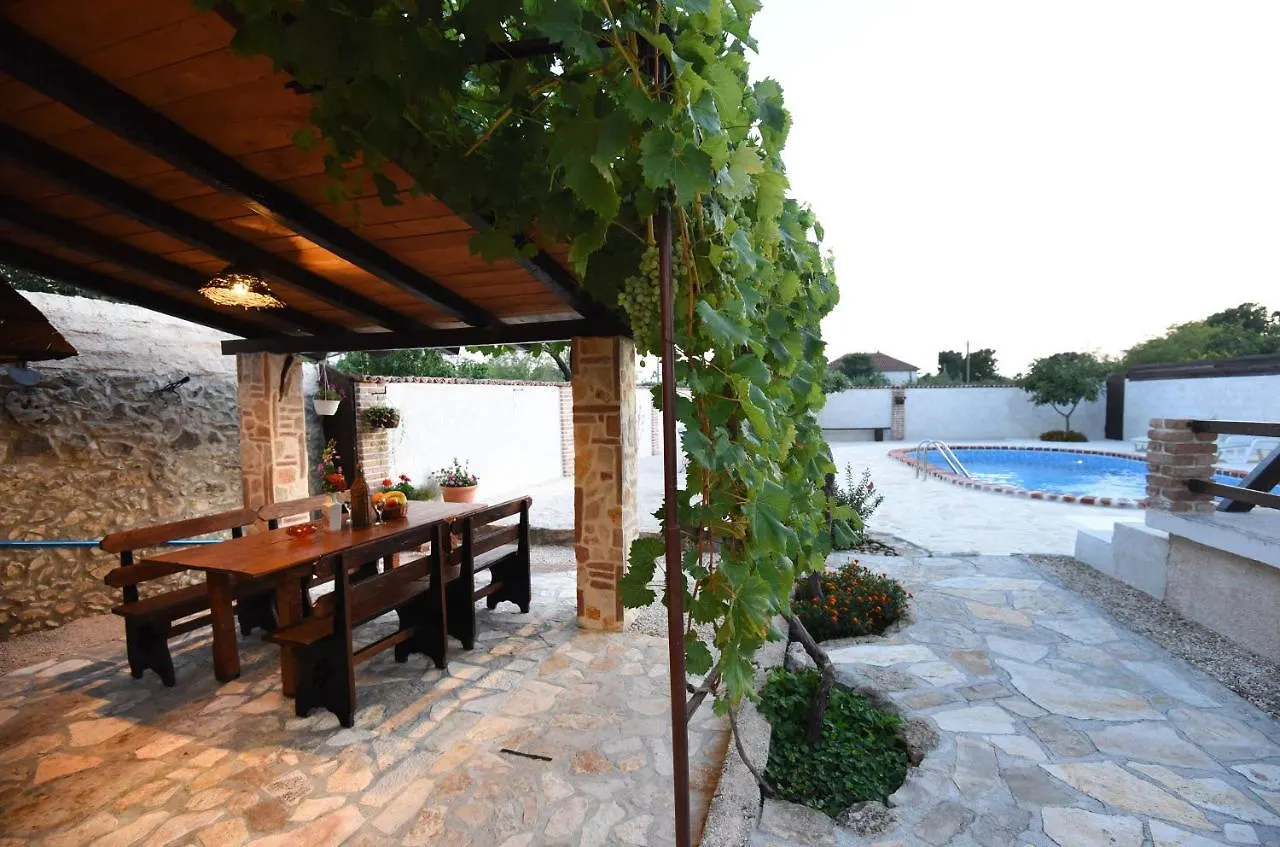 House & Apartment Palaca Donji Zemunik Croacia